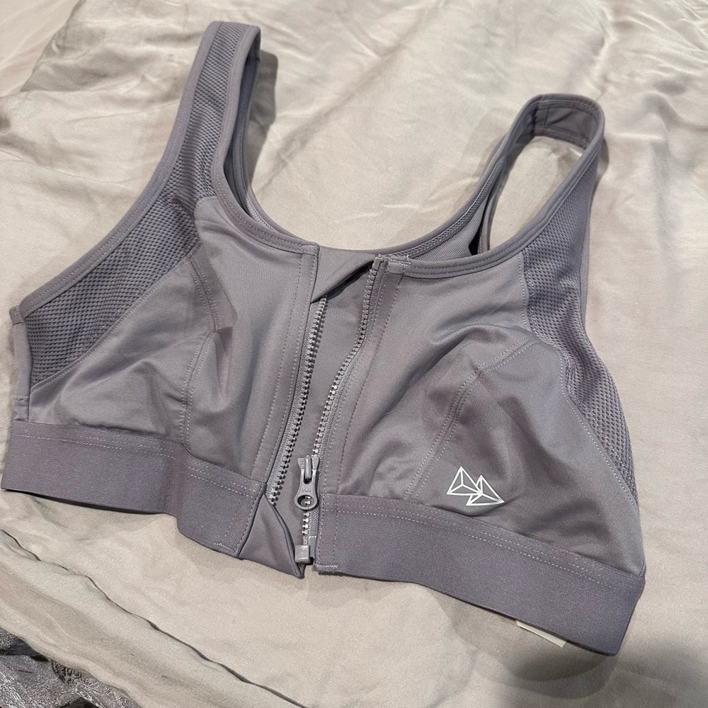 Women’s sports bra
